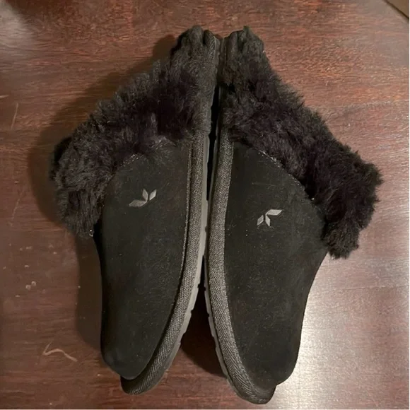 Koolaburra | Shoes | Nwot Koolaburra By Ugg Milo Scuff 